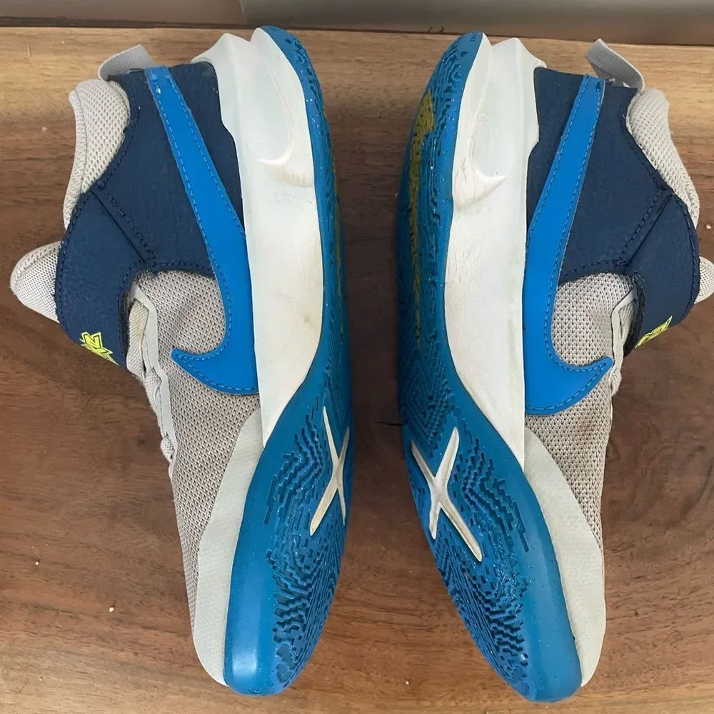 Nike Kid's Tennis Shoes Team Hustle Size 3Y University BLUE GRAY Velcro Sneakers